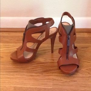 Jessica Simpson heels